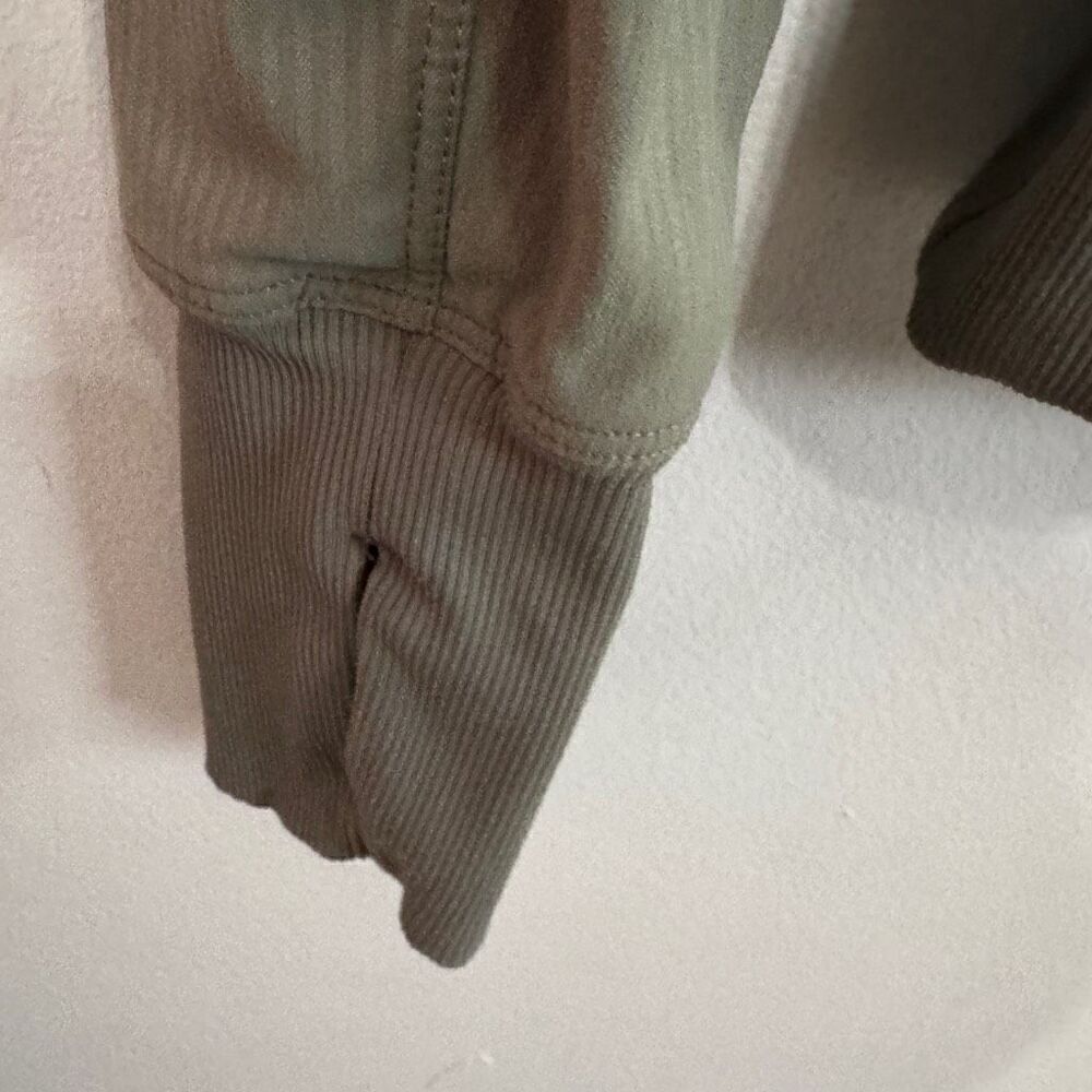 Lululemon in flux lined dance studio jacket in gator green size 6 - Picture 5 of 7